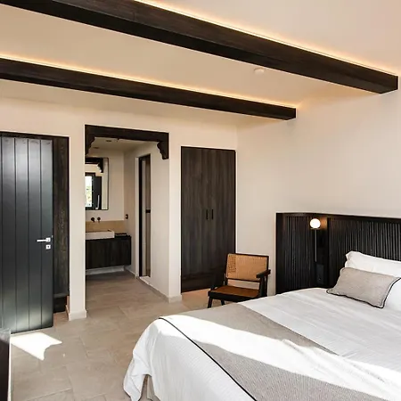 Avento Luxury Santorini Island