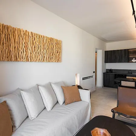 Avento Luxury Aparthotel Santorini Island