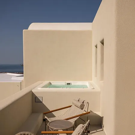 Avento Luxury Aparthotel Santorini Island
