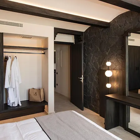 Avento Luxury Aparthotel Santorini Island