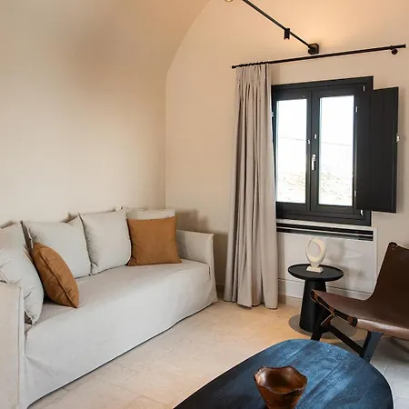 Avento Luxury Aparthotel Santorini Island