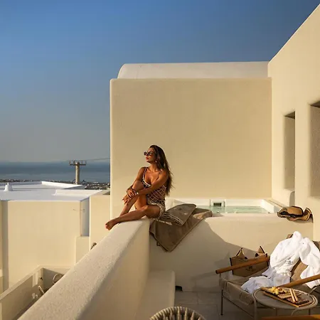 Avento Luxury Aparthotel Santorini Island
